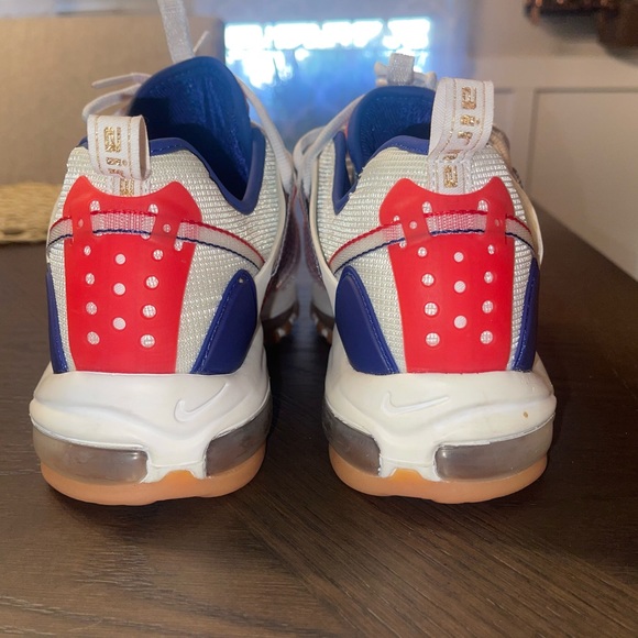 NIKE - Picture 6 of 8